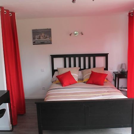 Le Champ De La Ferme Bed & Breakfast Saint-Gervais en-Belin Luaran gambar