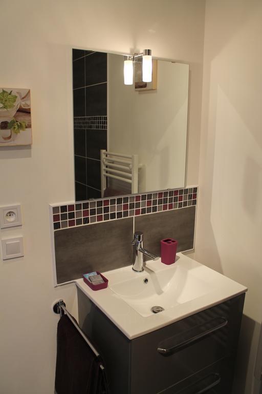 Le Champ De La Ferme Bed & Breakfast Saint-Gervais en-Belin Bilik gambar