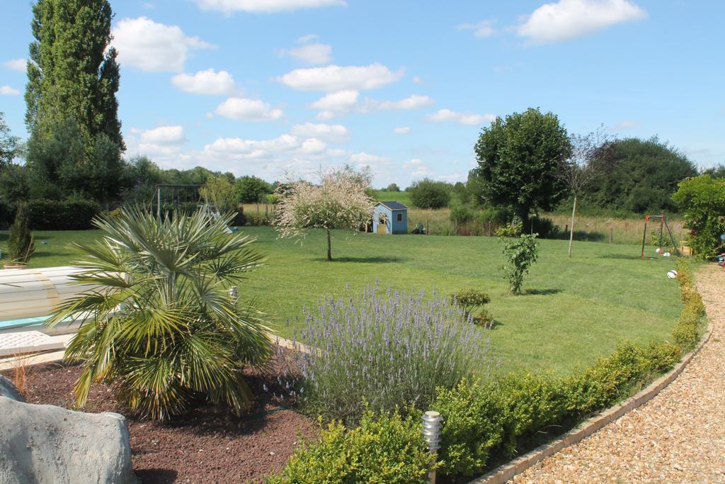 Le Champ De La Ferme Bed & Breakfast Saint-Gervais en-Belin Luaran gambar