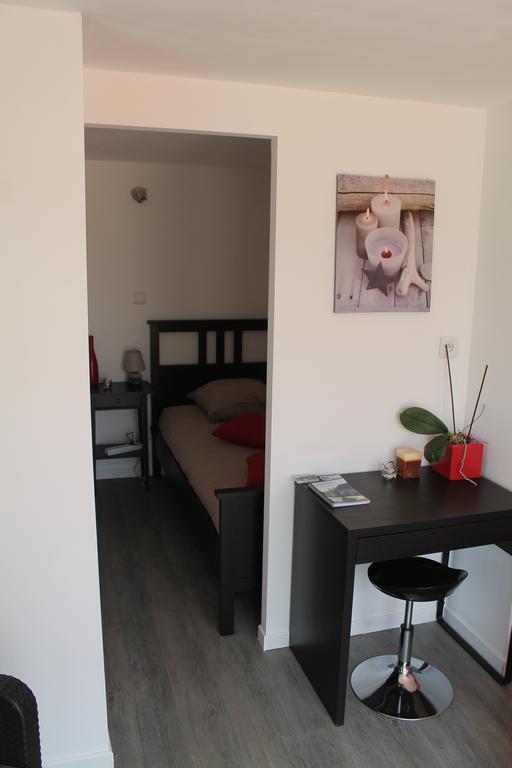 Le Champ De La Ferme Bed & Breakfast Saint-Gervais en-Belin Luaran gambar