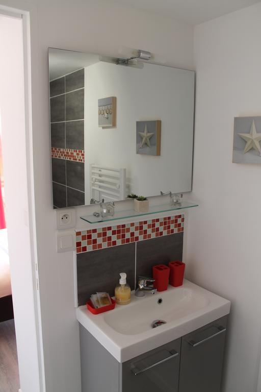 Le Champ De La Ferme Bed & Breakfast Saint-Gervais en-Belin Luaran gambar