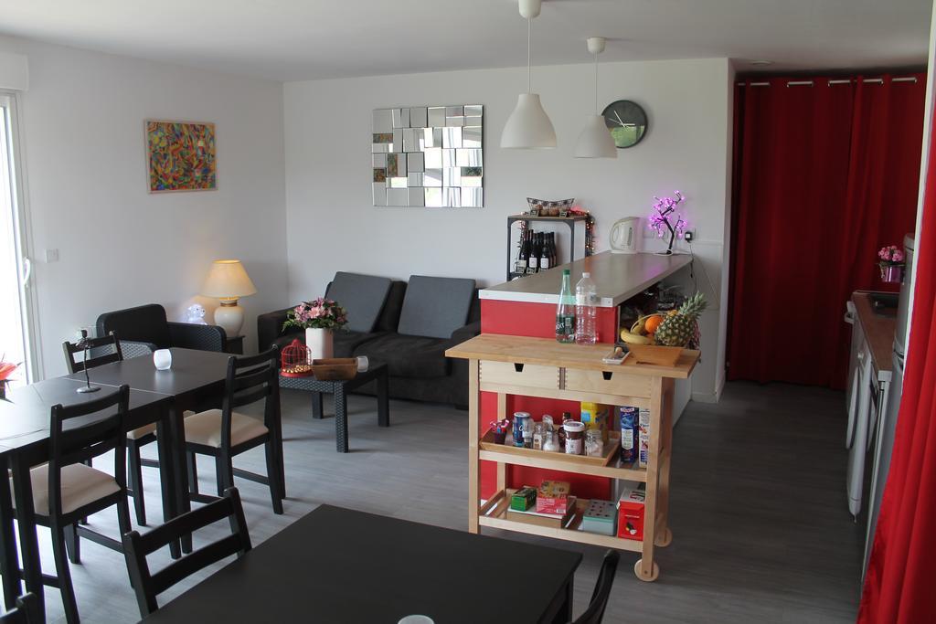Le Champ De La Ferme Bed & Breakfast Saint-Gervais en-Belin Luaran gambar