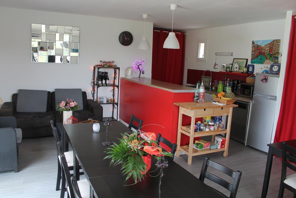 Le Champ De La Ferme Bed & Breakfast Saint-Gervais en-Belin Luaran gambar